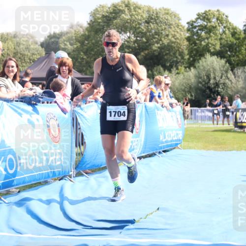 25.08.2024 - Elbe Triathlon Hamburg H.Heesch http://msf.ph/oto/6875602 25.08.2024 12:04:44 Ziel 495, 1704 meine-sportfotos.de