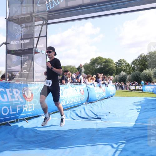 25.08.2024 - Elbe Triathlon Hamburg H.Heesch http://msf.ph/oto/6875604 25.08.2024 11:15:29 Ziel 613, 629 meine-sportfotos.de