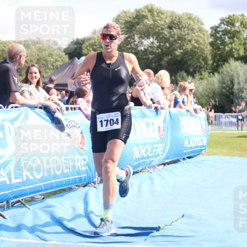 25.08.2024 - Elbe Triathlon Hamburg H.Heesch http://msf.ph/oto/6875621 25.08.2024 12:04:44 Ziel 495, 1704 meine-sportfotos.de