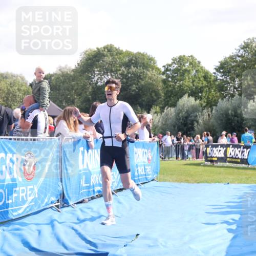 25.08.2024 - Elbe Triathlon Hamburg H.Heesch http://msf.ph/oto/6875628 25.08.2024 11:15:49 Ziel 618 meine-sportfotos.de