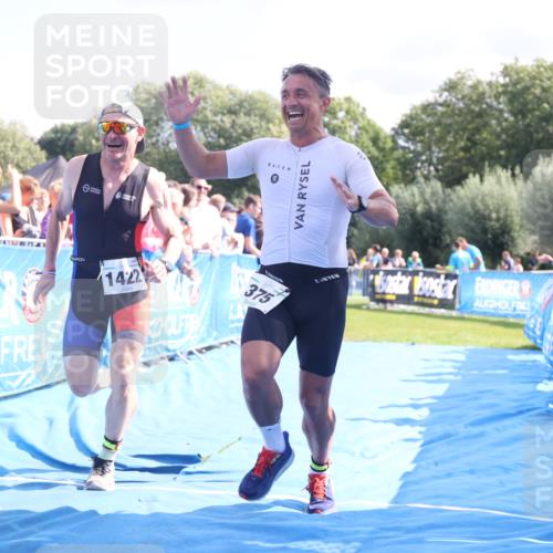 25.08.2024 - Elbe Triathlon Hamburg H.Heesch http://msf.ph/oto/6875629 25.08.2024 11:41:03 Ziel 375, 470, 1422, 1440 meine-sportfotos.de