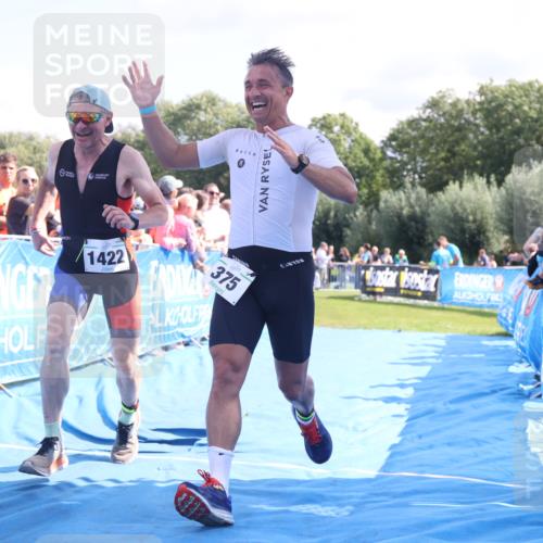 25.08.2024 - Elbe Triathlon Hamburg H.Heesch http://msf.ph/oto/6875636 25.08.2024 11:41:03 Ziel 375, 470, 1422, 1440 meine-sportfotos.de