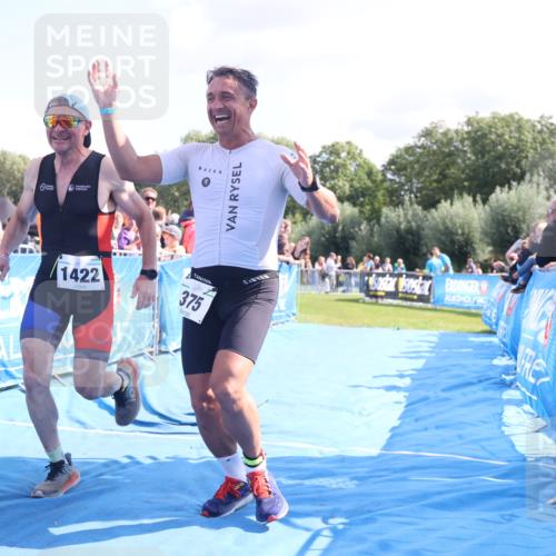 25.08.2024 - Elbe Triathlon Hamburg H.Heesch http://msf.ph/oto/6875646 25.08.2024 11:41:03 Ziel 375, 470, 1422, 1440 meine-sportfotos.de
