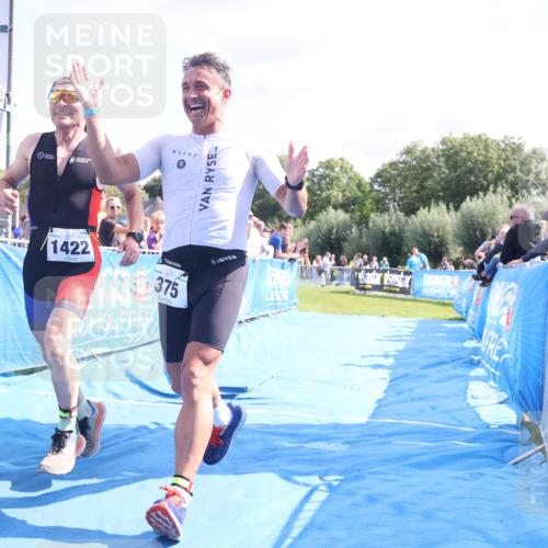 25.08.2024 - Elbe Triathlon Hamburg H.Heesch http://msf.ph/oto/6875653 25.08.2024 11:41:03 Ziel 375, 470, 1422, 1440 meine-sportfotos.de