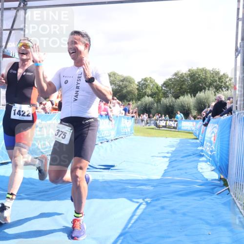 25.08.2024 - Elbe Triathlon Hamburg H.Heesch http://msf.ph/oto/6875659 25.08.2024 11:41:03 Ziel 375, 470, 1422, 1440 meine-sportfotos.de