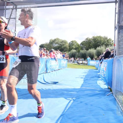 25.08.2024 - Elbe Triathlon Hamburg H.Heesch http://msf.ph/oto/6875664 25.08.2024 11:41:03 Ziel 375, 470, 1422, 1440 meine-sportfotos.de