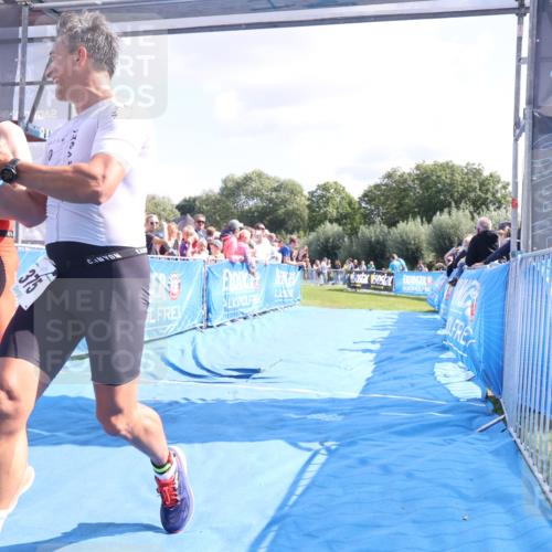 25.08.2024 - Elbe Triathlon Hamburg H.Heesch http://msf.ph/oto/6875667 25.08.2024 11:41:04 Ziel 375, 470, 1422, 1440 meine-sportfotos.de
