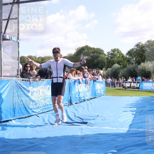 25.08.2024 - Elbe Triathlon Hamburg H.Heesch http://msf.ph/oto/6875676 25.08.2024 11:15:50 Ziel 618 meine-sportfotos.de