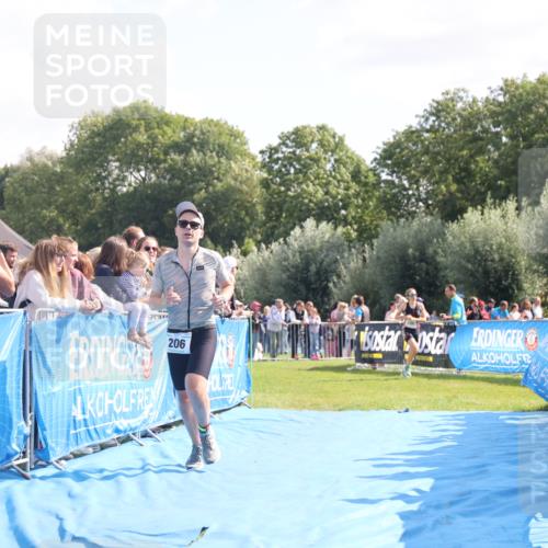 25.08.2024 - Elbe Triathlon Hamburg H.Heesch http://msf.ph/oto/6875679 25.08.2024 11:16:09 Ziel 206 meine-sportfotos.de