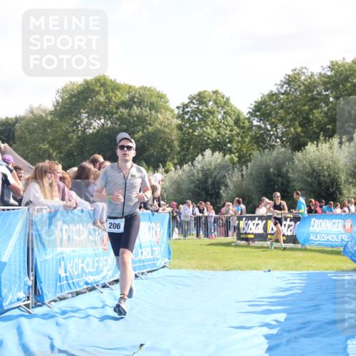 25.08.2024 - Elbe Triathlon Hamburg H.Heesch http://msf.ph/oto/6875686 25.08.2024 11:16:09 Ziel 206 meine-sportfotos.de