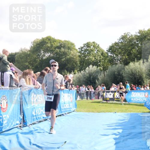 25.08.2024 - Elbe Triathlon Hamburg H.Heesch http://msf.ph/oto/6875692 25.08.2024 11:16:09 Ziel 206 meine-sportfotos.de