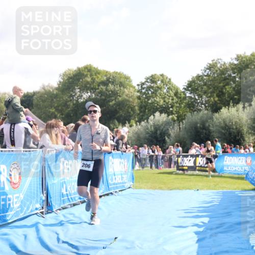 25.08.2024 - Elbe Triathlon Hamburg H.Heesch http://msf.ph/oto/6875695 25.08.2024 11:16:09 Ziel 206 meine-sportfotos.de