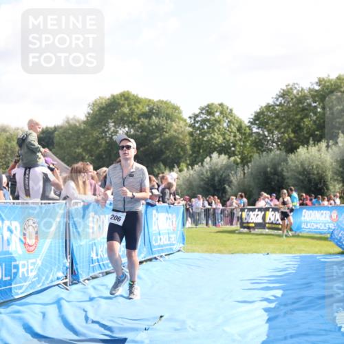 25.08.2024 - Elbe Triathlon Hamburg H.Heesch http://msf.ph/oto/6875698 25.08.2024 11:16:09 Ziel 206 meine-sportfotos.de