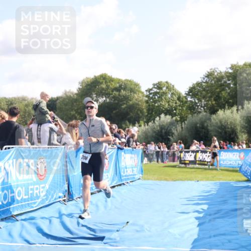 25.08.2024 - Elbe Triathlon Hamburg H.Heesch http://msf.ph/oto/6875705 25.08.2024 11:16:09 Ziel 206 meine-sportfotos.de
