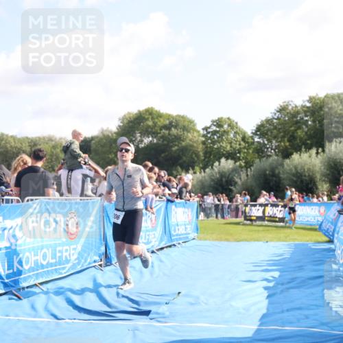 25.08.2024 - Elbe Triathlon Hamburg H.Heesch http://msf.ph/oto/6875711 25.08.2024 11:16:10 Ziel 206 meine-sportfotos.de