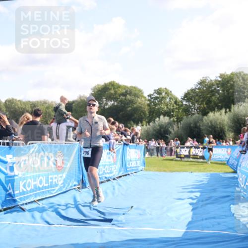 25.08.2024 - Elbe Triathlon Hamburg H.Heesch http://msf.ph/oto/6875714 25.08.2024 11:16:10 Ziel 206 meine-sportfotos.de