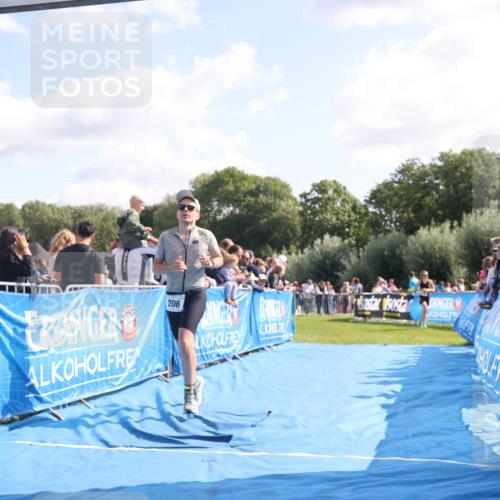25.08.2024 - Elbe Triathlon Hamburg H.Heesch http://msf.ph/oto/6875717 25.08.2024 11:16:10 Ziel 206 meine-sportfotos.de