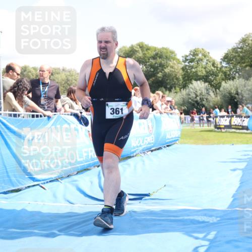25.08.2024 - Elbe Triathlon Hamburg H.Heesch http://msf.ph/oto/6875728 25.08.2024 12:05:25 Ziel 361, 1596, 1603 meine-sportfotos.de