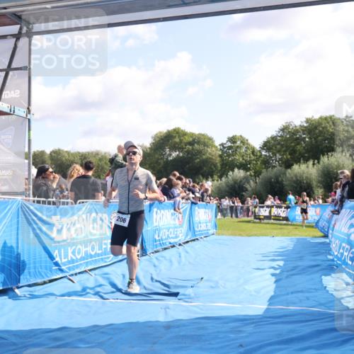 25.08.2024 - Elbe Triathlon Hamburg H.Heesch http://msf.ph/oto/6875730 25.08.2024 11:16:10 Ziel 206 meine-sportfotos.de
