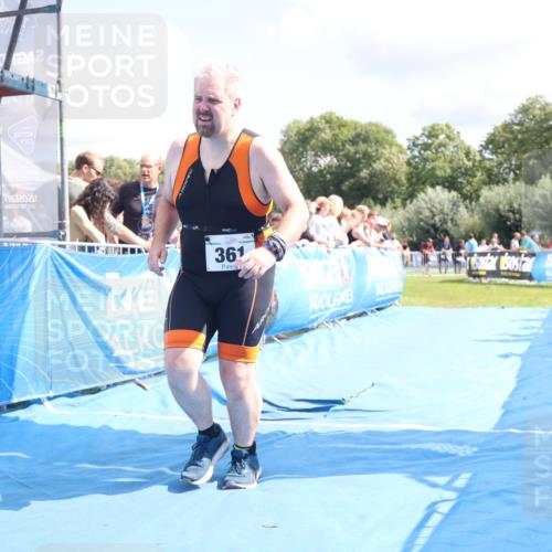 25.08.2024 - Elbe Triathlon Hamburg H.Heesch http://msf.ph/oto/6875746 25.08.2024 12:05:25 Ziel 361, 1596, 1603 meine-sportfotos.de