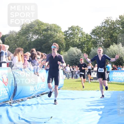 25.08.2024 - Elbe Triathlon Hamburg H.Heesch http://msf.ph/oto/6875749 25.08.2024 11:16:24 Ziel 607, 611, 693 meine-sportfotos.de