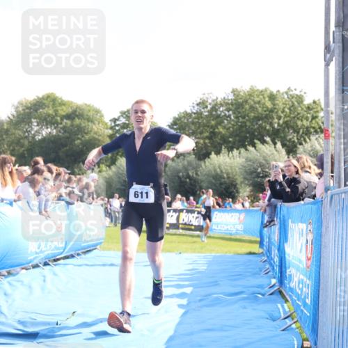 25.08.2024 - Elbe Triathlon Hamburg H.Heesch http://msf.ph/oto/6875777 25.08.2024 11:16:25 Ziel 607, 611, 693 meine-sportfotos.de