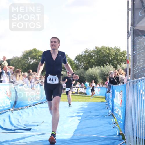 25.08.2024 - Elbe Triathlon Hamburg H.Heesch http://msf.ph/oto/6875794 25.08.2024 11:16:26 Ziel 607, 611, 693 meine-sportfotos.de