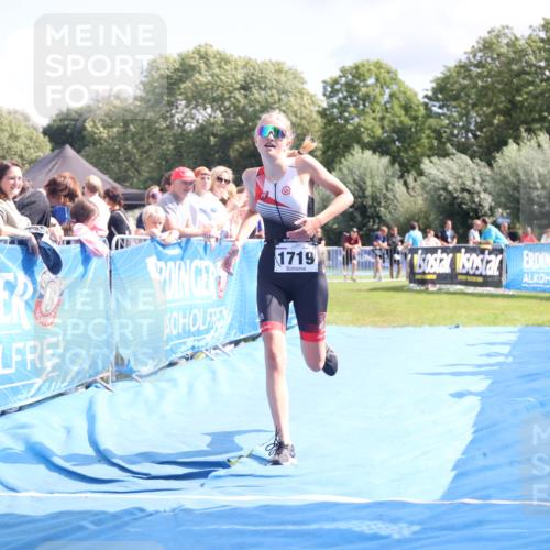 25.08.2024 - Elbe Triathlon Hamburg H.Heesch http://msf.ph/oto/6875804 25.08.2024 12:05:38 Ziel 1603, 1719 meine-sportfotos.de