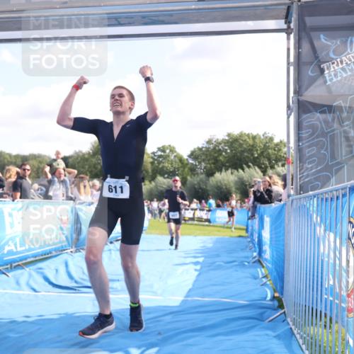 25.08.2024 - Elbe Triathlon Hamburg H.Heesch http://msf.ph/oto/6875805 25.08.2024 11:16:26 Ziel 607, 611, 693 meine-sportfotos.de