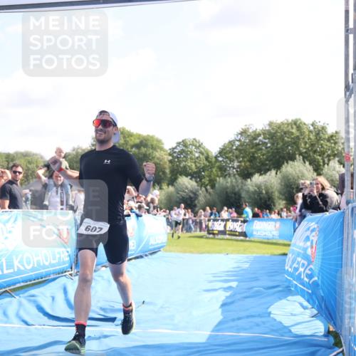 25.08.2024 - Elbe Triathlon Hamburg H.Heesch http://msf.ph/oto/6875848 25.08.2024 11:16:28 Ziel 607, 611, 693 meine-sportfotos.de