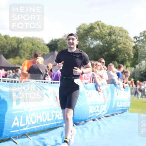 25.08.2024 - Elbe Triathlon Hamburg H.Heesch http://msf.ph/oto/6875882 25.08.2024 11:41:45 Ziel 430, 489, 577 meine-sportfotos.de