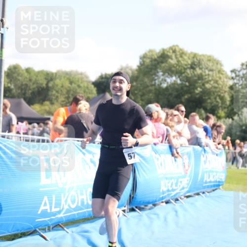 25.08.2024 - Elbe Triathlon Hamburg H.Heesch http://msf.ph/oto/6875890 25.08.2024 11:41:45 Ziel 430, 489, 577 meine-sportfotos.de