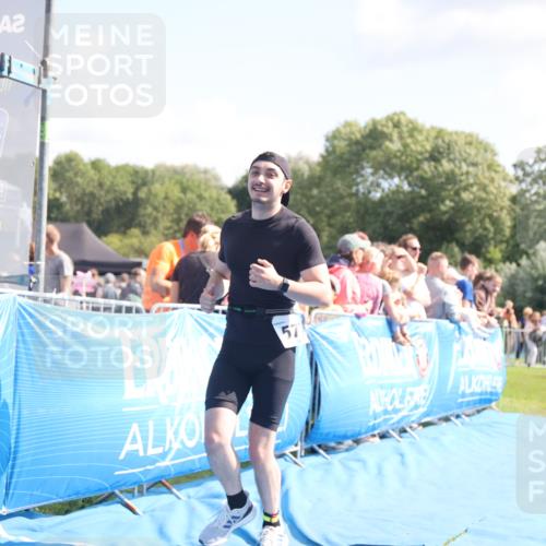 25.08.2024 - Elbe Triathlon Hamburg H.Heesch http://msf.ph/oto/6875895 25.08.2024 11:41:45 Ziel 430, 489, 577 meine-sportfotos.de