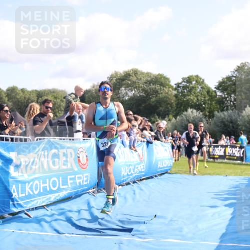 25.08.2024 - Elbe Triathlon Hamburg H.Heesch http://msf.ph/oto/6875917 25.08.2024 11:16:43 Ziel 325, 364, 387, 622, 632, 751 meine-sportfotos.de