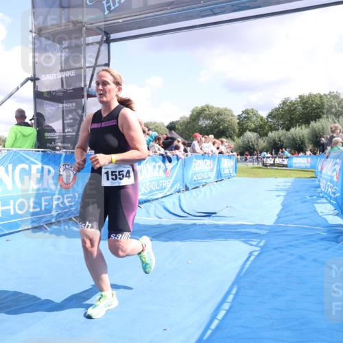 25.08.2024 - Elbe Triathlon Hamburg H.Heesch http://msf.ph/oto/6875927 25.08.2024 12:05:53 Ziel 1554 meine-sportfotos.de