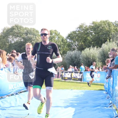 25.08.2024 - Elbe Triathlon Hamburg H.Heesch http://msf.ph/oto/6875947 25.08.2024 11:16:45 Ziel 325, 364, 387, 622, 632, 751 meine-sportfotos.de