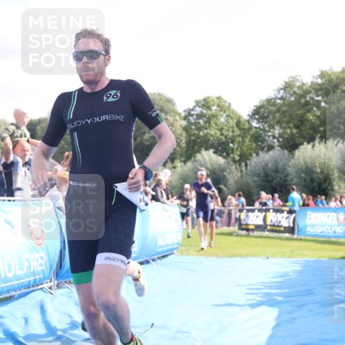 25.08.2024 - Elbe Triathlon Hamburg H.Heesch http://msf.ph/oto/6875969 25.08.2024 11:16:45 Ziel 325, 364, 387, 622, 632, 751 meine-sportfotos.de