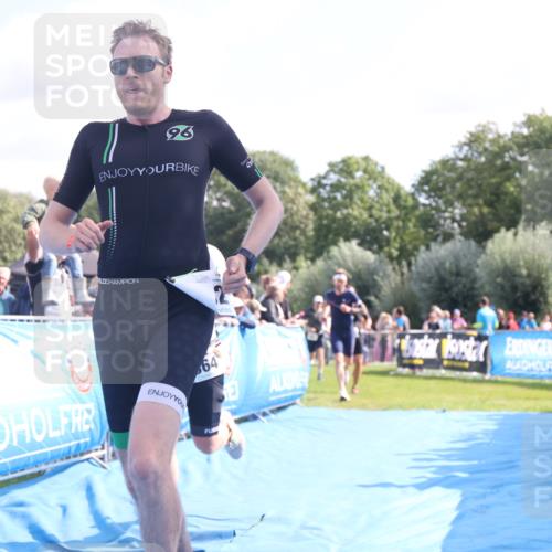 25.08.2024 - Elbe Triathlon Hamburg H.Heesch http://msf.ph/oto/6875972 25.08.2024 11:16:46 Ziel 325, 364, 387, 528, 622, 632, 751 meine-sportfotos.de