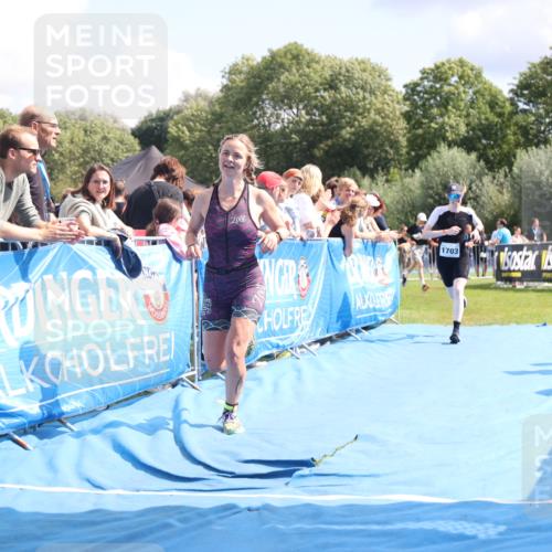 25.08.2024 - Elbe Triathlon Hamburg H.Heesch http://msf.ph/oto/6875975 25.08.2024 12:06:09 Ziel 1613, 1703 meine-sportfotos.de