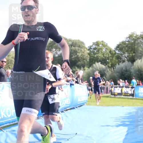 25.08.2024 - Elbe Triathlon Hamburg H.Heesch http://msf.ph/oto/6875976 25.08.2024 11:16:46 Ziel 325, 364, 387, 528, 622, 632, 751 meine-sportfotos.de