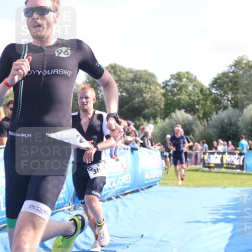 25.08.2024 - Elbe Triathlon Hamburg H.Heesch http://msf.ph/oto/6875979 25.08.2024 11:16:46 Ziel 325, 364, 387, 528, 622, 632, 751 meine-sportfotos.de