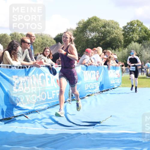25.08.2024 - Elbe Triathlon Hamburg H.Heesch http://msf.ph/oto/6875987 25.08.2024 12:06:09 Ziel 1613, 1703 meine-sportfotos.de