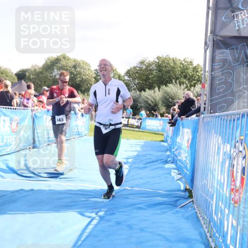 25.08.2024 - Elbe Triathlon Hamburg H.Heesch http://msf.ph/oto/6875989 25.08.2024 11:42:04 Ziel 354, 445, 1454 meine-sportfotos.de