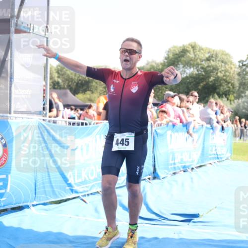 25.08.2024 - Elbe Triathlon Hamburg H.Heesch http://msf.ph/oto/6876001 25.08.2024 11:42:05 Ziel 354, 445, 1454 meine-sportfotos.de