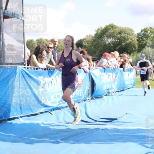 25.08.2024 - Elbe Triathlon Hamburg H.Heesch http://msf.ph/oto/6876004 25.08.2024 12:06:09 Ziel 1613, 1703 meine-sportfotos.de