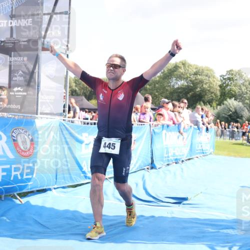 25.08.2024 - Elbe Triathlon Hamburg H.Heesch http://msf.ph/oto/6876011 25.08.2024 11:42:05 Ziel 354, 445, 1454 meine-sportfotos.de