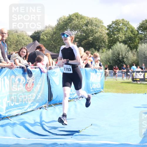 25.08.2024 - Elbe Triathlon Hamburg H.Heesch http://msf.ph/oto/6876025 25.08.2024 12:06:11 Ziel 1613, 1703 meine-sportfotos.de