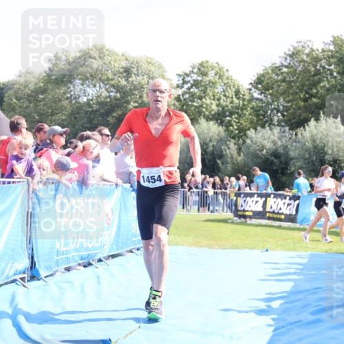 25.08.2024 - Elbe Triathlon Hamburg H.Heesch http://msf.ph/oto/6876029 25.08.2024 11:42:12 Ziel 1454 meine-sportfotos.de
