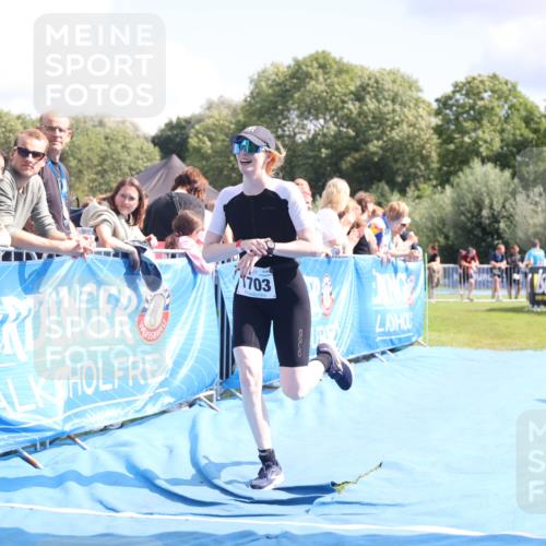 25.08.2024 - Elbe Triathlon Hamburg H.Heesch http://msf.ph/oto/6876032 25.08.2024 12:06:11 Ziel 1613, 1703 meine-sportfotos.de