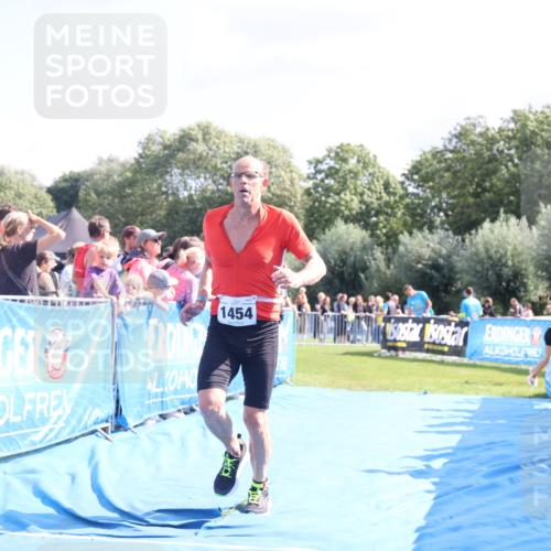 25.08.2024 - Elbe Triathlon Hamburg H.Heesch http://msf.ph/oto/6876044 25.08.2024 11:42:13 Ziel 1454 meine-sportfotos.de